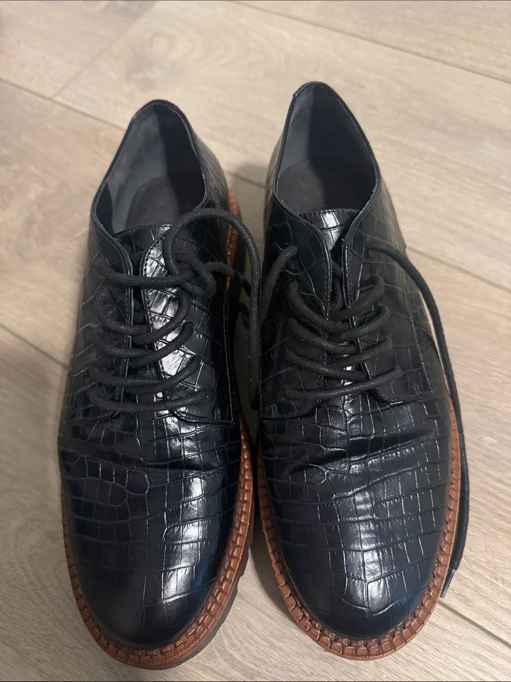 Vince Black Croc-Embossed Leather Lace-Up Oxfords with Brown Welt